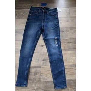 Gap Women Regular Fit Blue Jeans Sz 28 X 26 NWT Medium wash